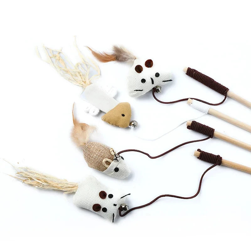 Klassieke Speelhengel—een prachtige set houten speeltjes met kleurrijke veren, ontworpen om de nieuwsgierigheid en speelse geest van je kat te stimuleren