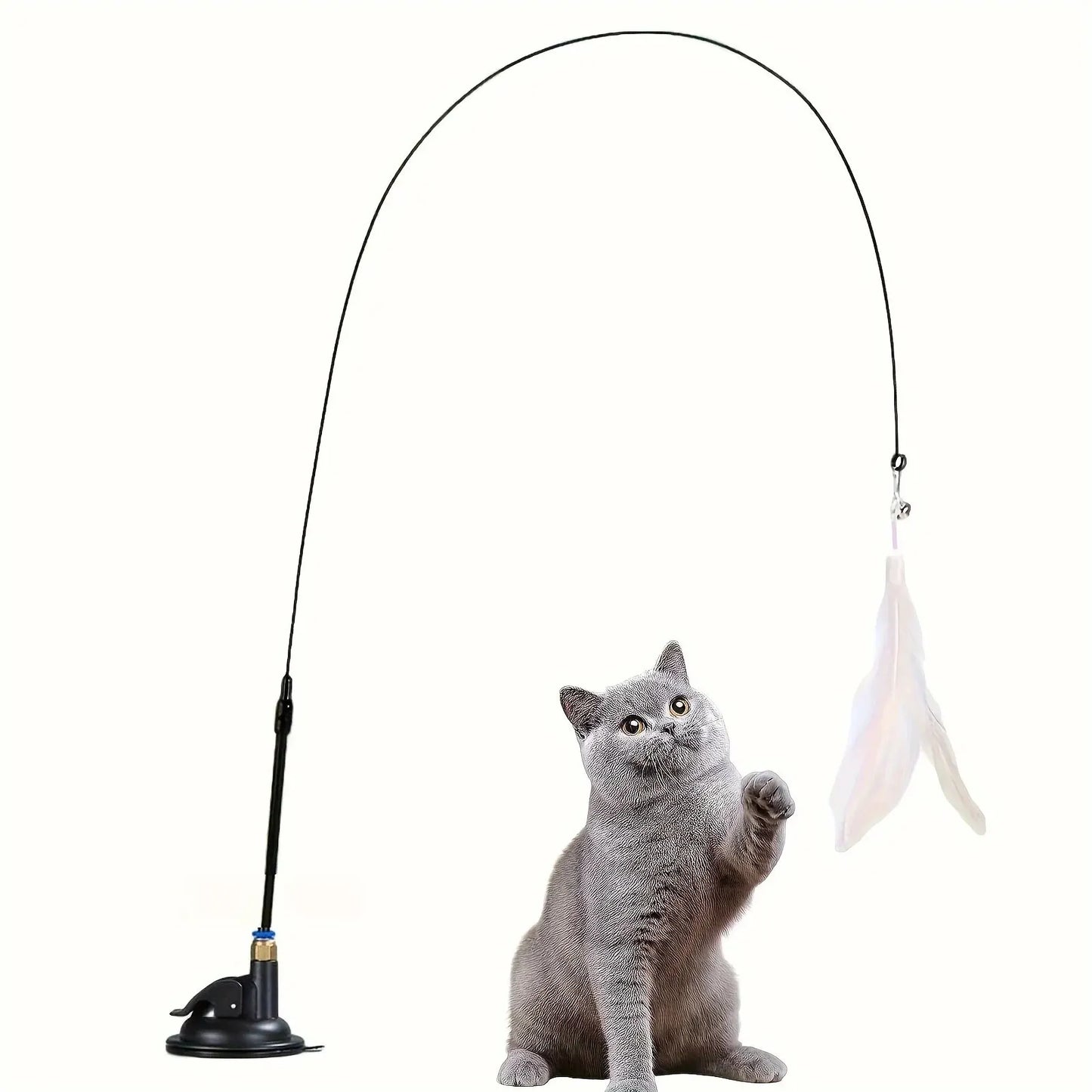 Een kat speelt energiek met het Betoverende Speelhengel veerspeelgoed, en toont zijn speelse aard en betrokkenheid bij een leuke activiteit